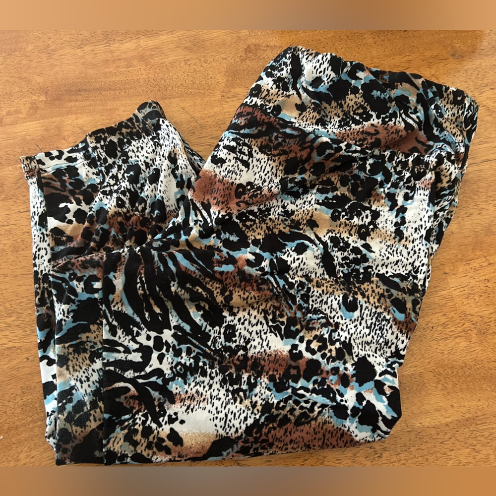 Leopard Print Soft Capri Leggings